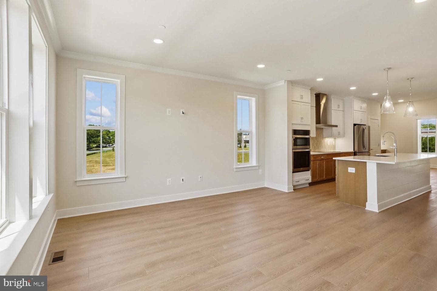 209 Allen Lane photo 18