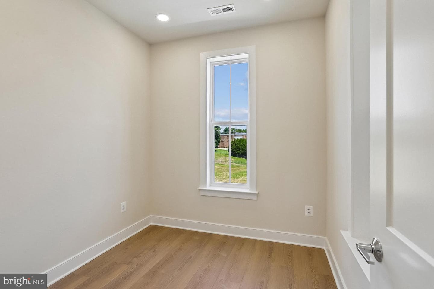 209 Allen Lane photo 29