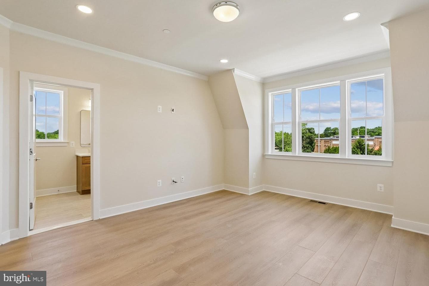 209 Allen Lane photo 30