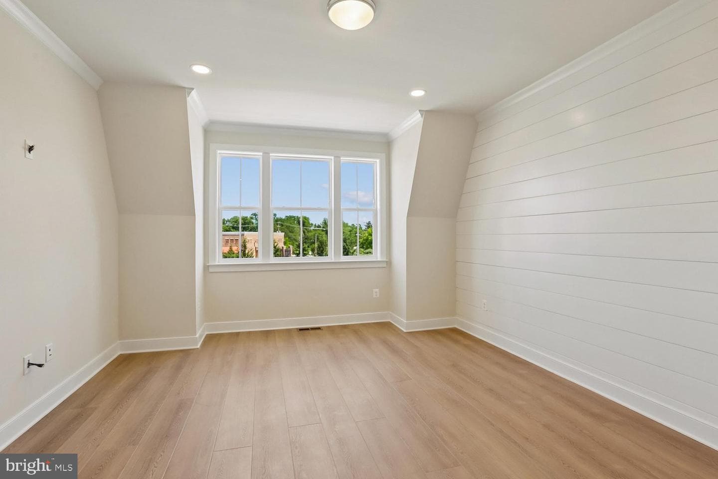 209 Allen Lane photo 35