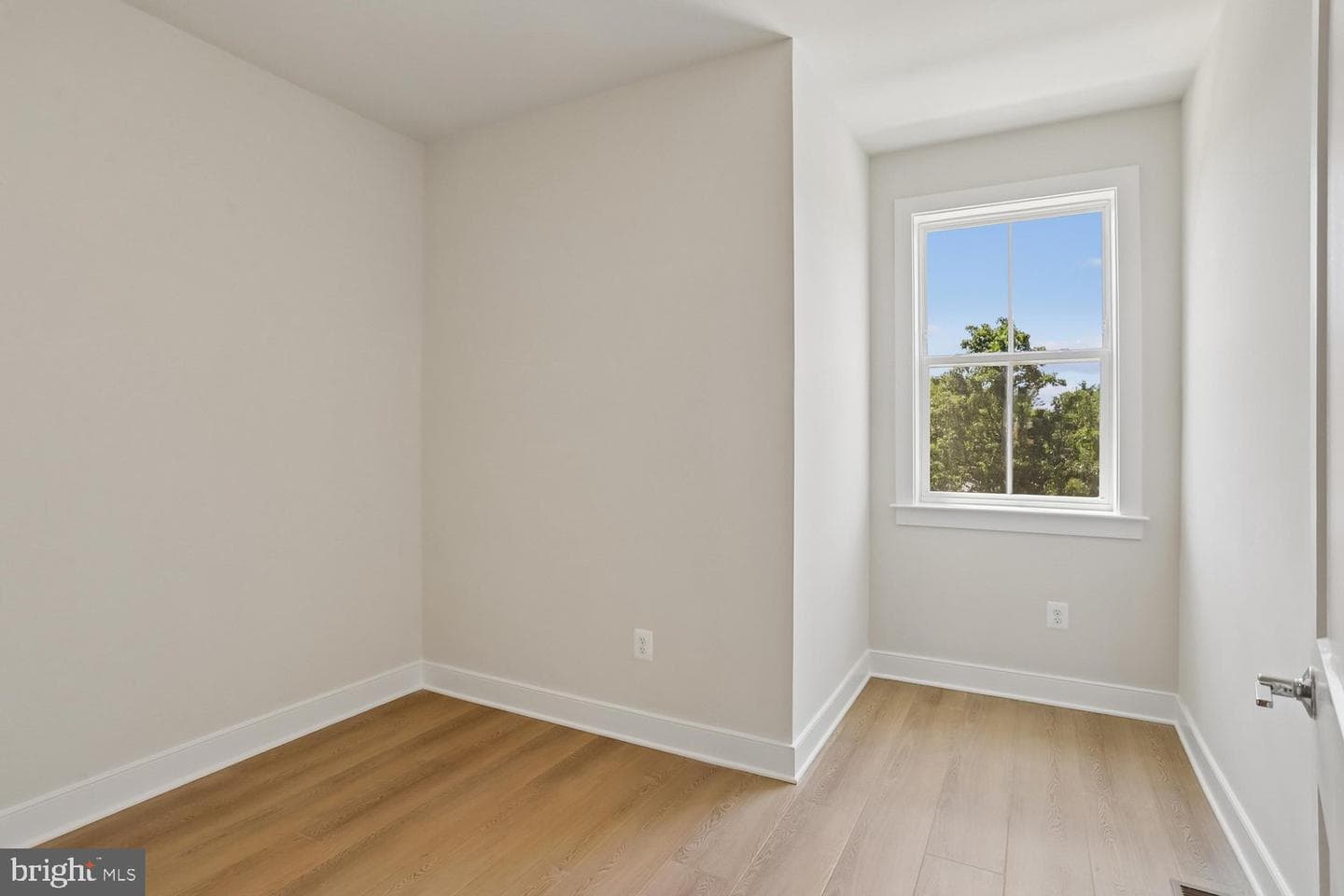 209 Allen Lane photo 38