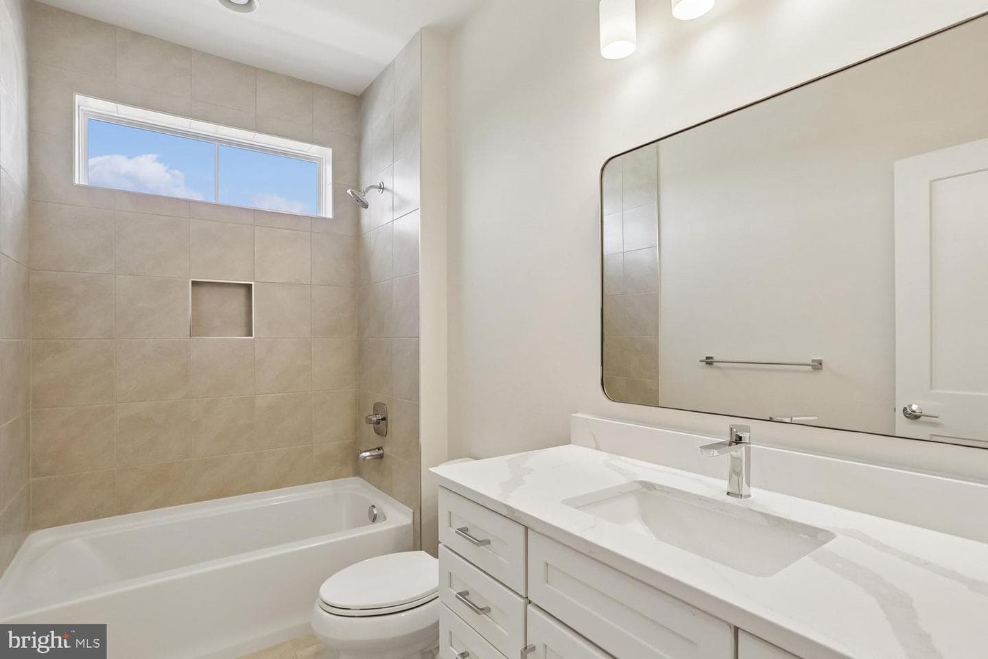 209 Allen Lane photo 40