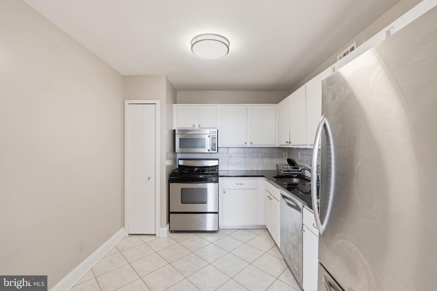 5225 Pooks Hill Road #1819n photo 14