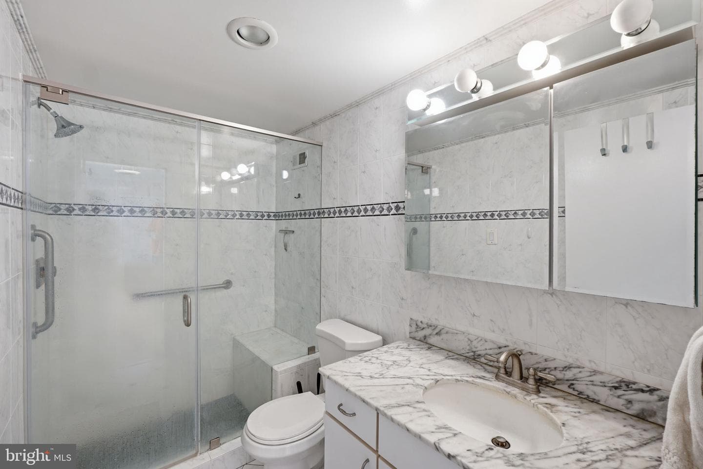 5225 Pooks Hill Road #1819n photo 17