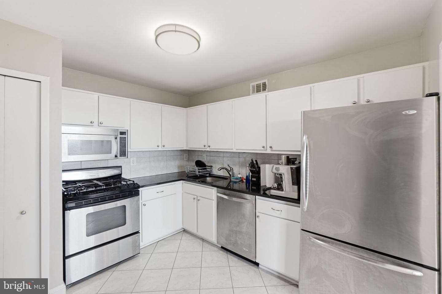 5225 Pooks Hill Road #1819n photo 4