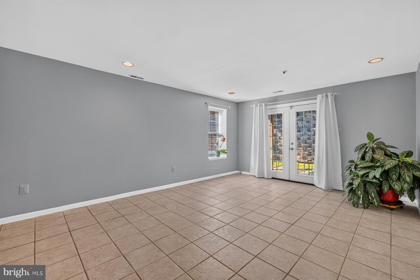 10323 Royal Woods photo 32
