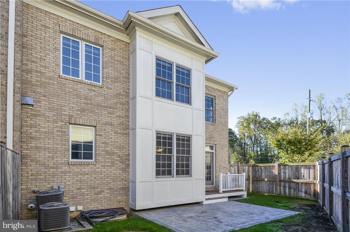 8204 River Quarry Place photo 23