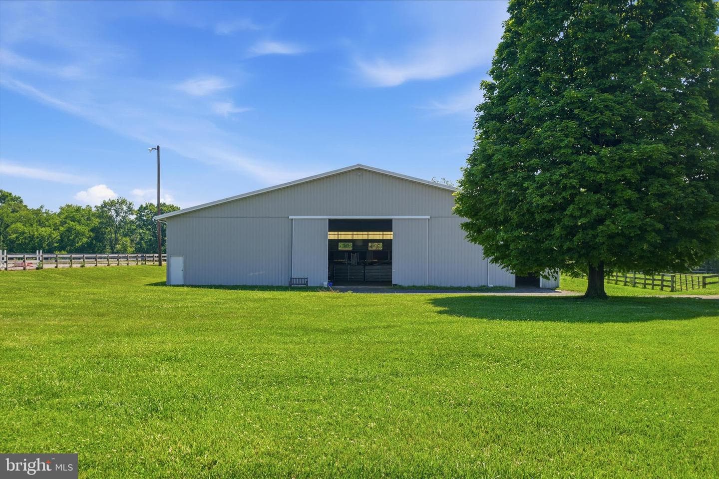 20800 Whites Ferry Road photo 3