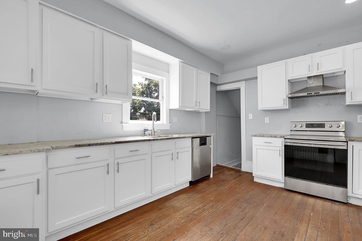 13 Cedar Avenue photo 12