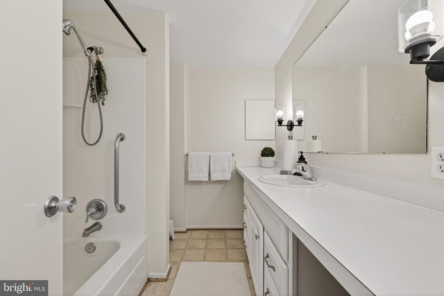 10212 Kindly Court photo 36