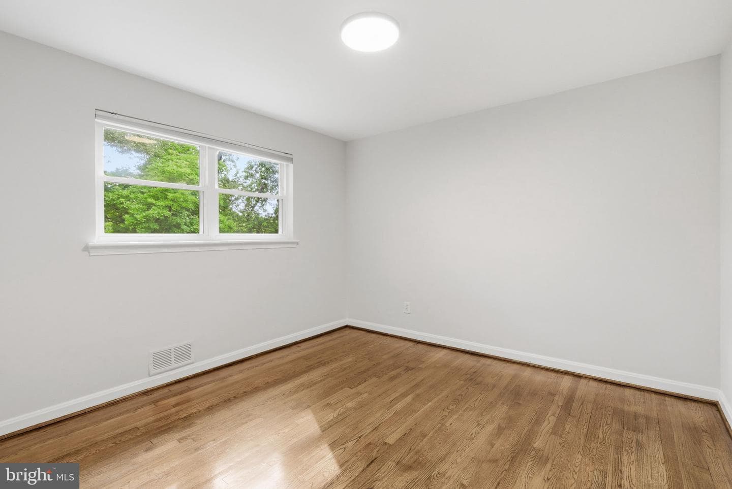 6116 Massachusetts Avenue photo 10
