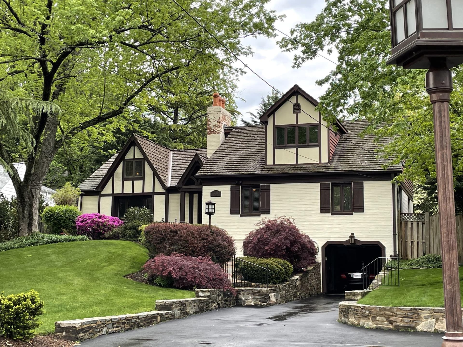 5735 Bradley Boulevard, Bethesda
