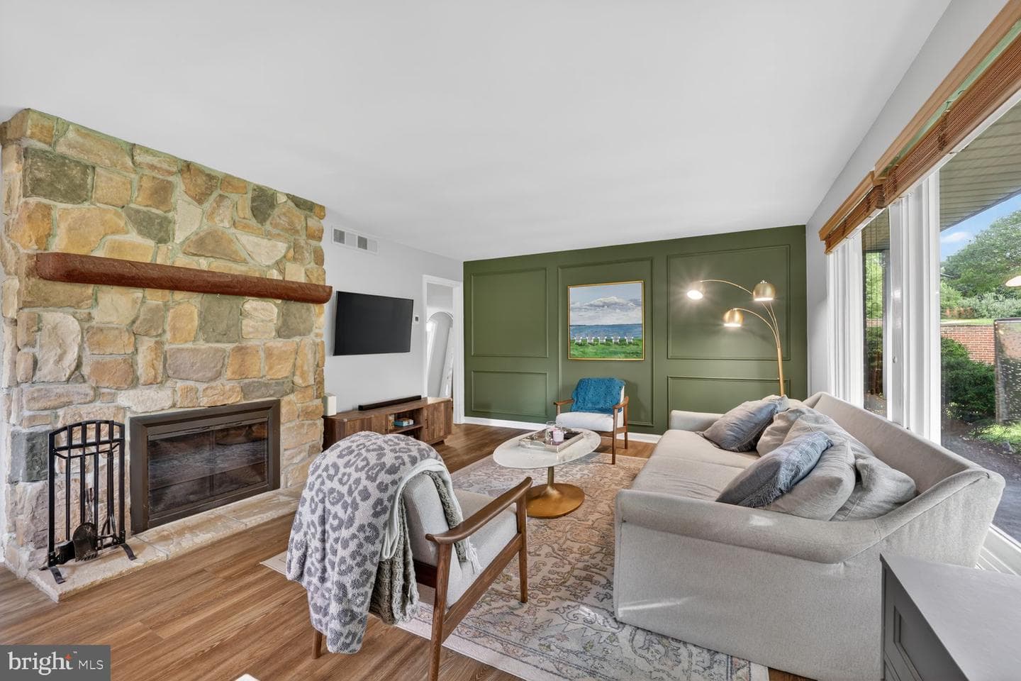 10123 Capitol View Avenue photo 3