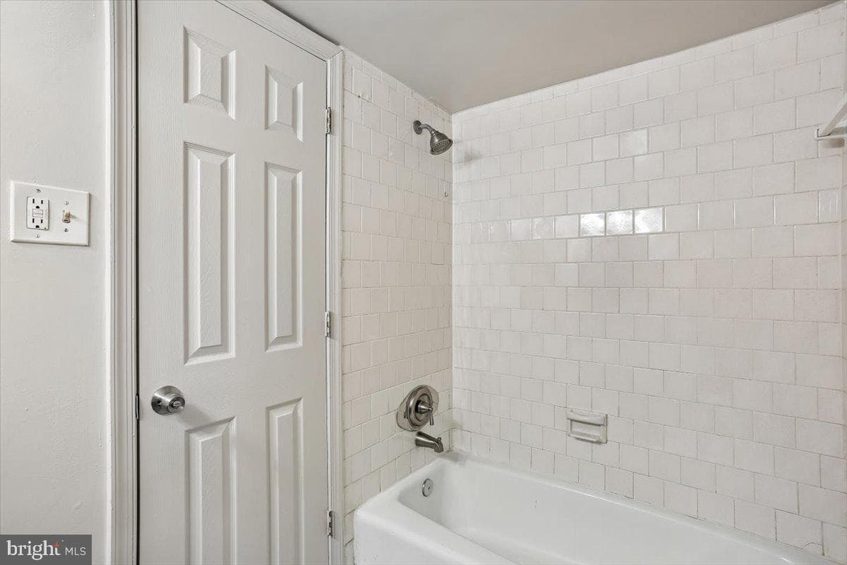 726 Quince Orchard Boulevard #726-10 photo 25
