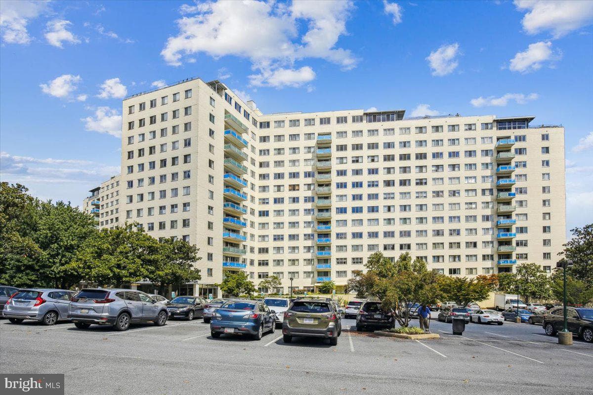 10201 Grosvenor Place #1205, North Bethesda