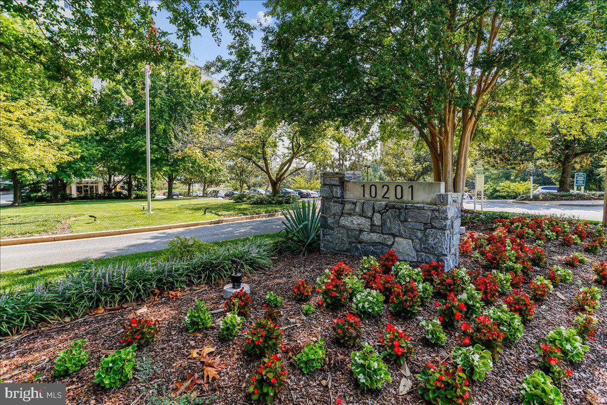 10201 Grosvenor Place #1205 photo 37