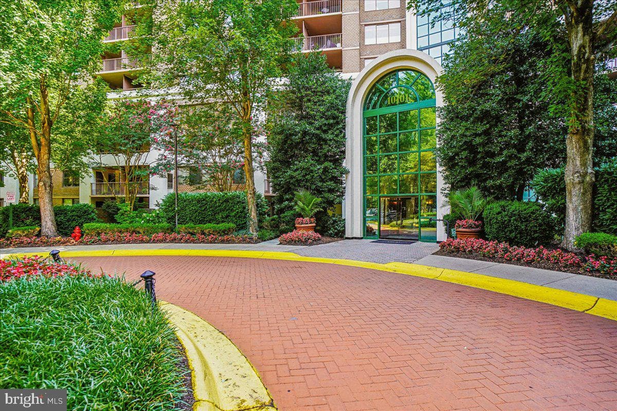 10101 Grosvenor Place #217 photo 24