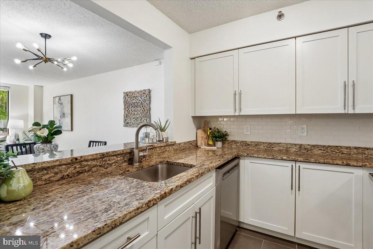 10101 Grosvenor Place #217 photo 5