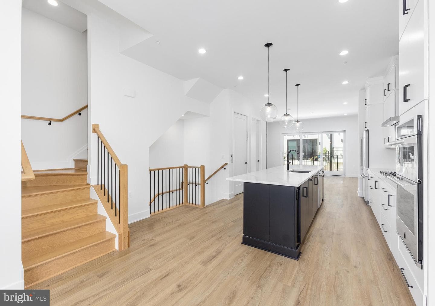 8622 Erdem Place photo 4