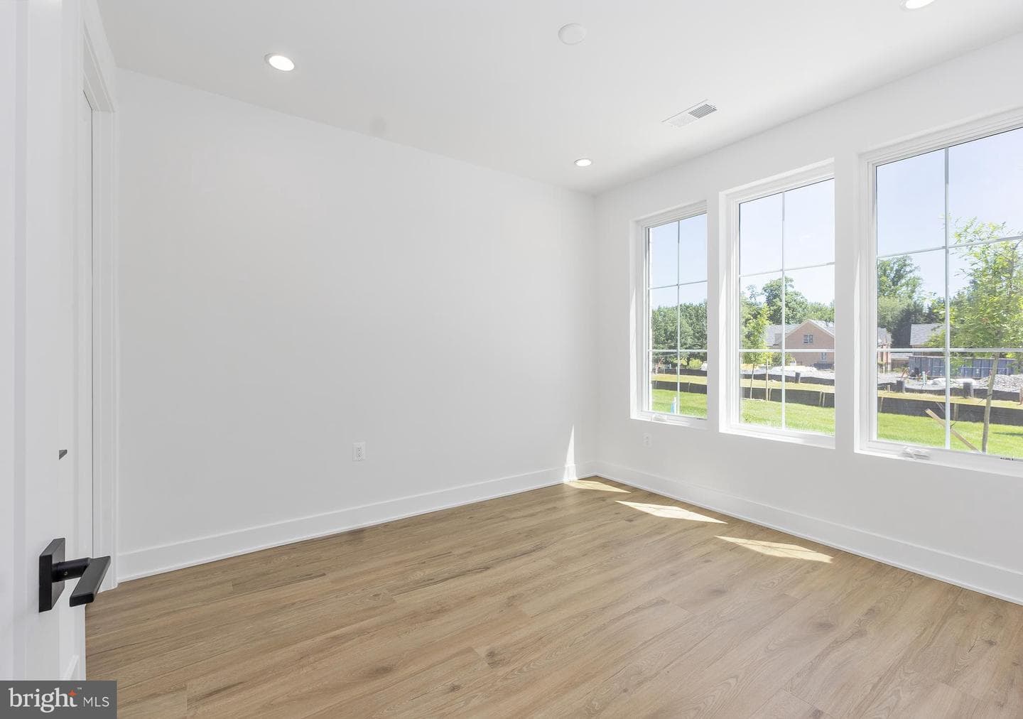 8622 Erdem Place photo 8
