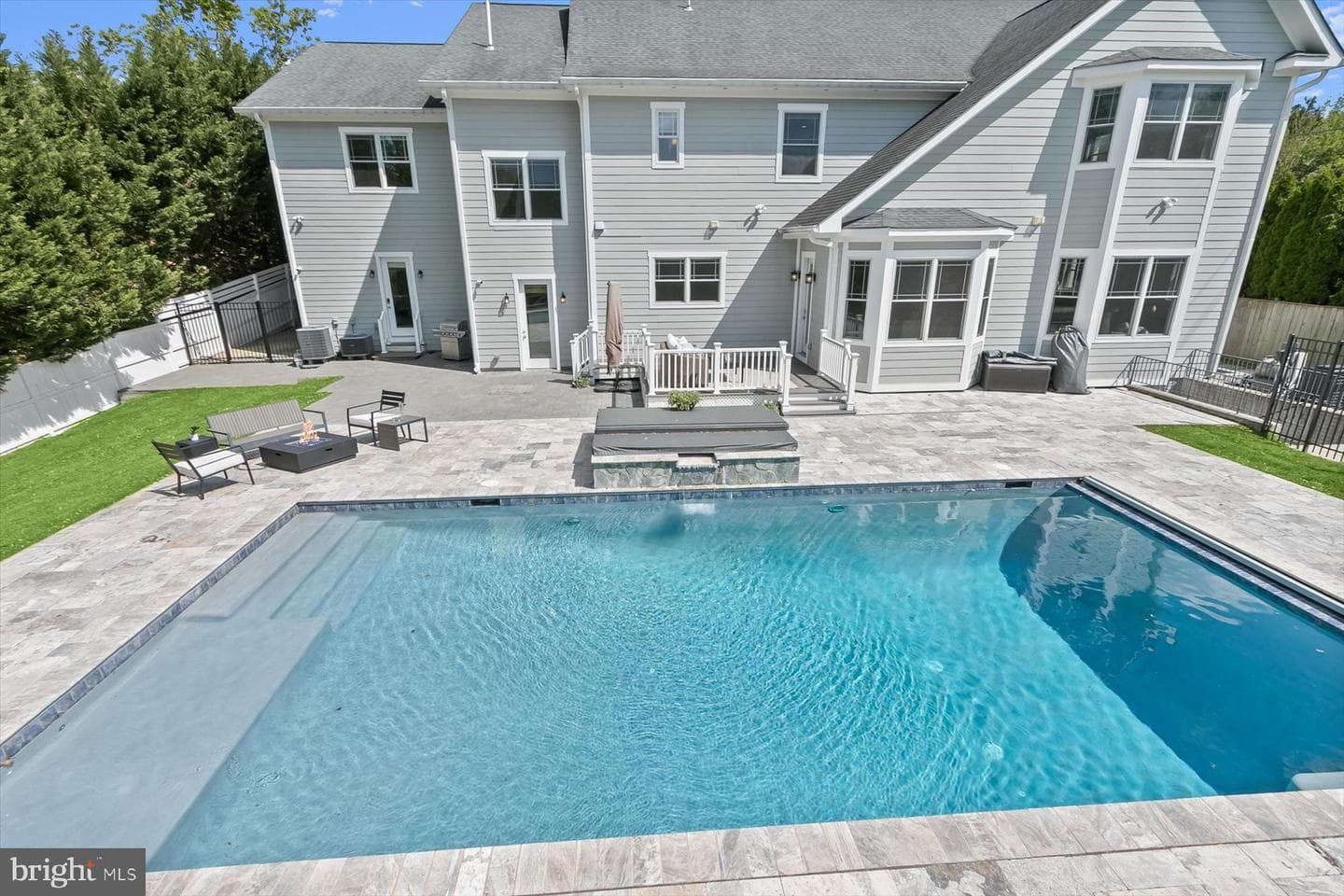 11000 Luxmanor Road photo 83