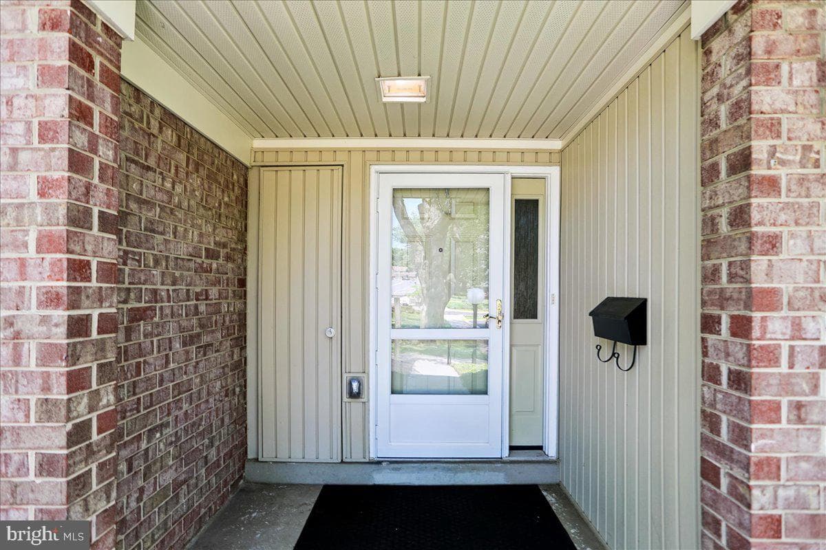 10400 Capehart Court, Gaithersburg