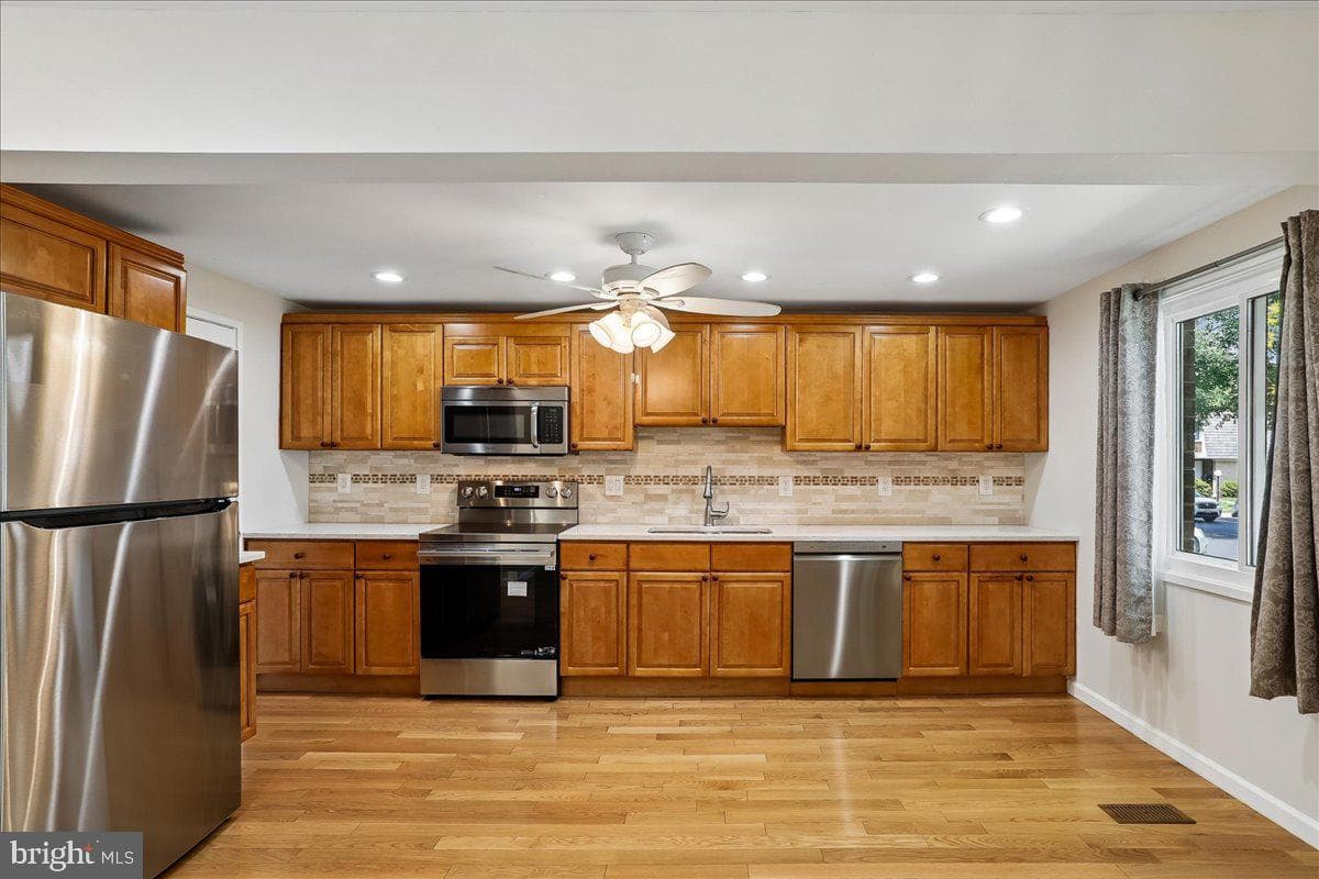 10400 Capehart Court photo 8