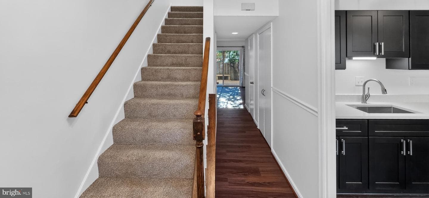 9208 Weathervane Place photo 6