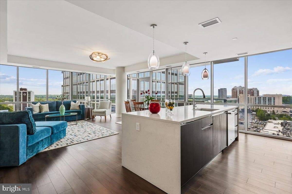930 Rose Avenue #1511, Rockville