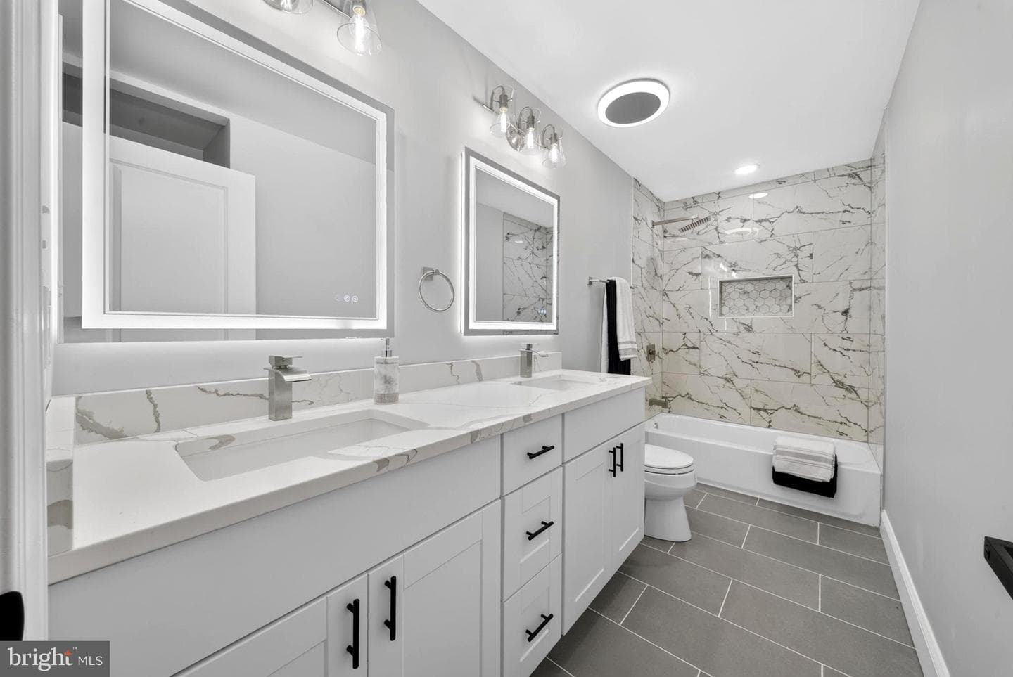 15304 Durant Street photo 32
