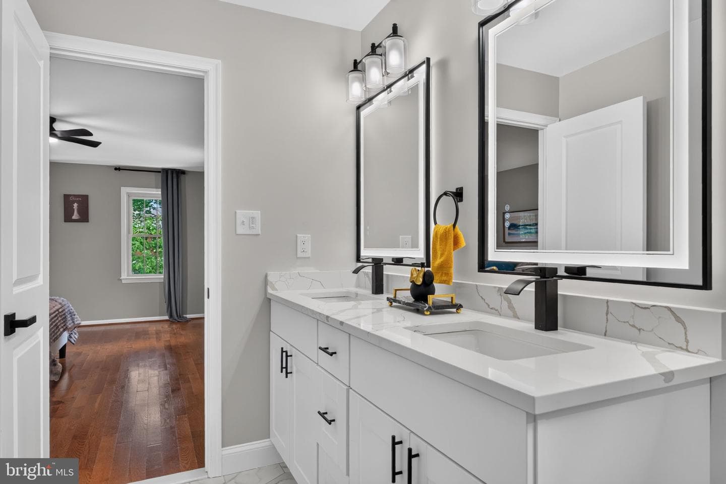 15304 Durant Street photo 45