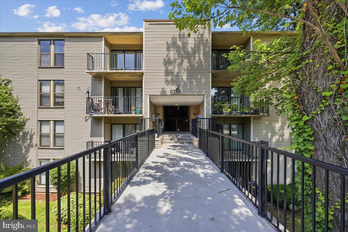 130 Duvall Lane #197-301, Gaithersburg