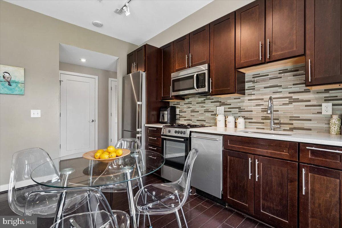 1320 Fenwick Lane #301 photo 10