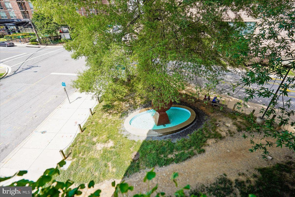 1320 Fenwick Lane #301 photo 14