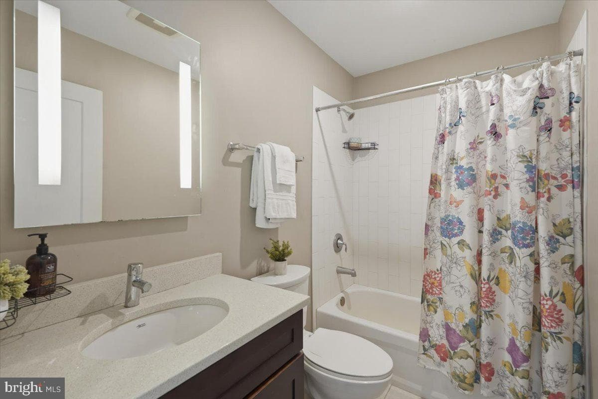 1320 Fenwick Lane #301 photo 18
