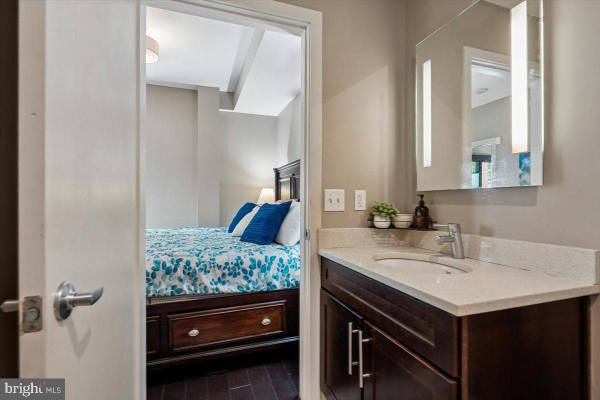 1320 Fenwick Lane #301 photo 19