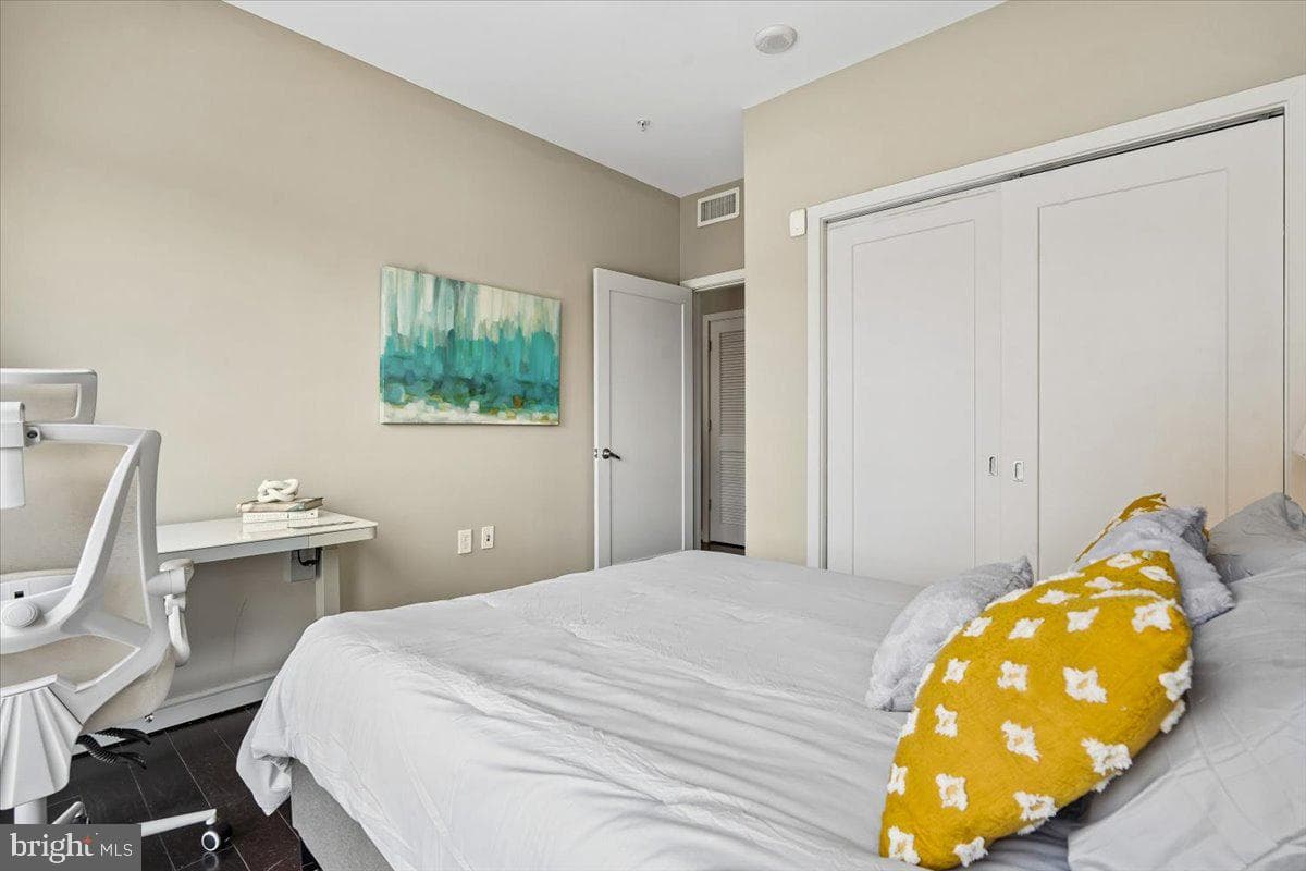 1320 Fenwick Lane #301 photo 24