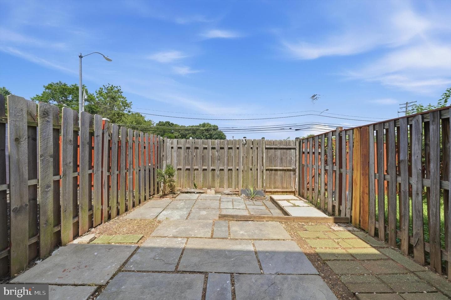 2807 Shepperton Terrace photo 32