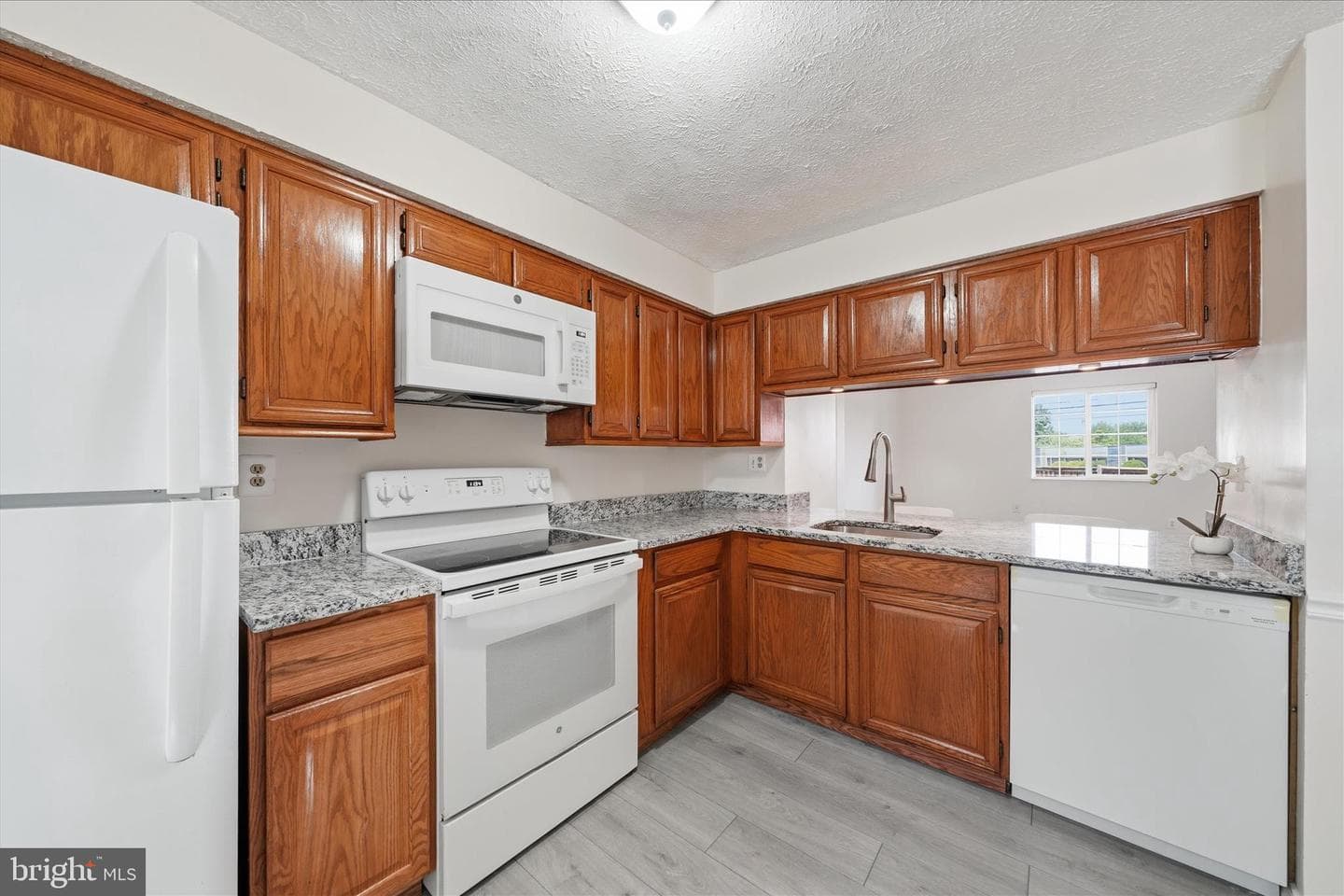 2807 Shepperton Terrace photo 38