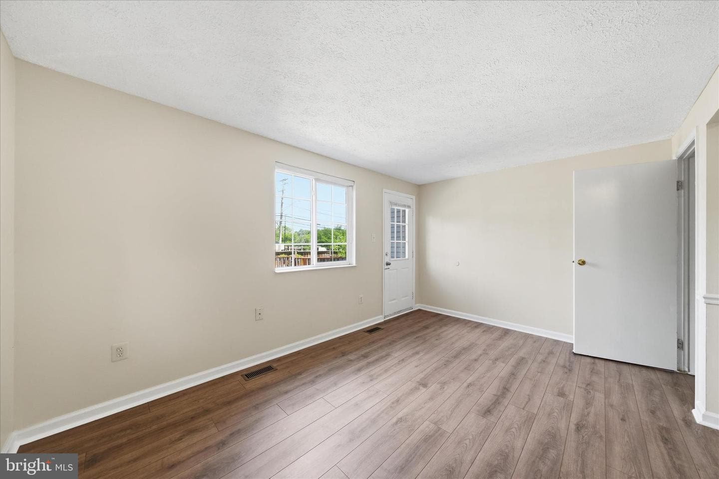 2807 Shepperton Terrace photo 50