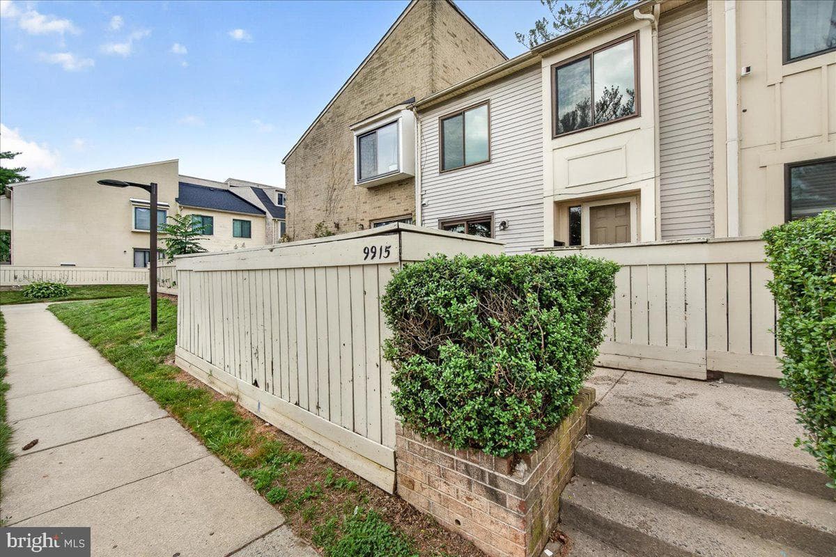 9915 Ridgeline Drive, Gaithersburg