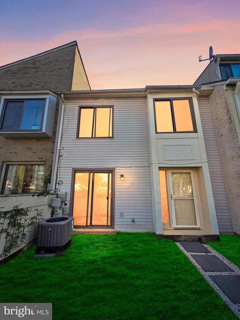 9915 Ridgeline Drive, Gaithersburg