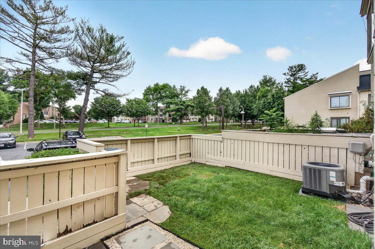 9915 Ridgeline Drive photo 29