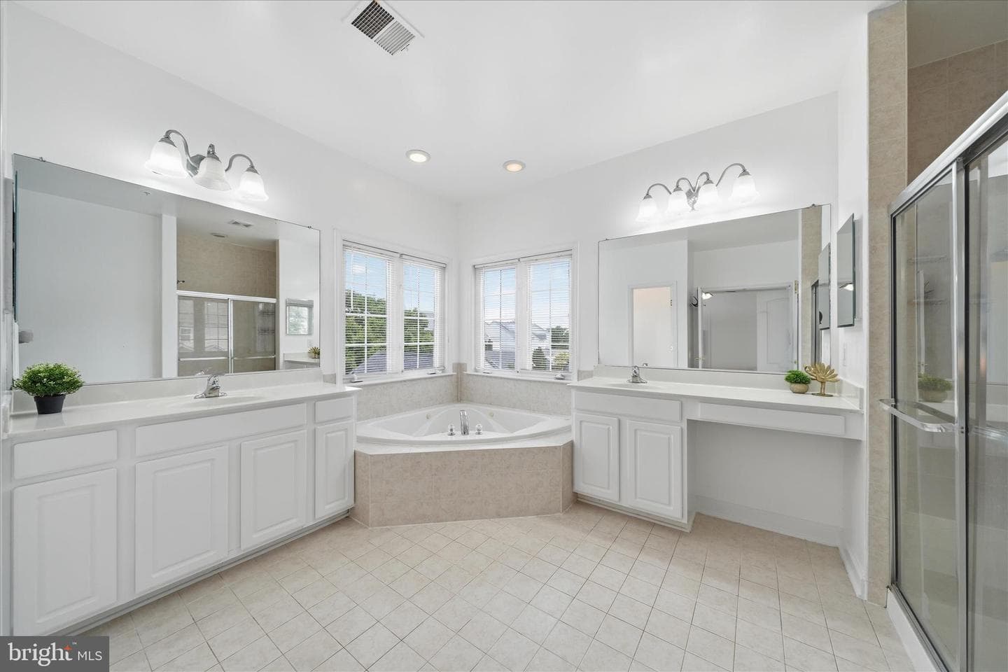 23121 Frederick Road photo 23