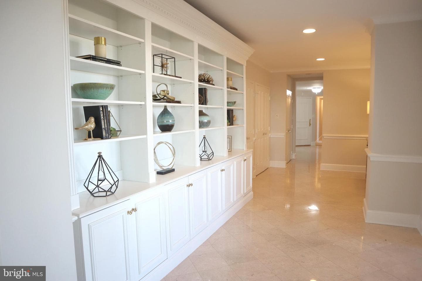 10401 Grosvenor Place #1704 photo 17