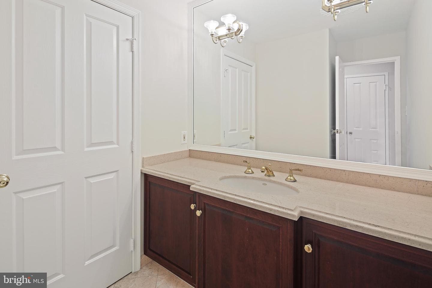 10401 Grosvenor Place #1704 photo 24