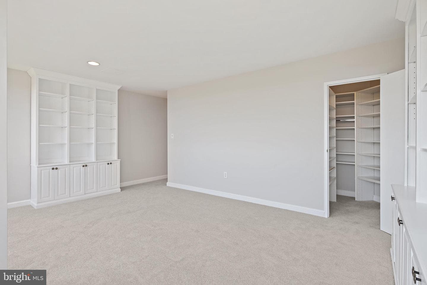 10401 Grosvenor Place #1704 photo 56