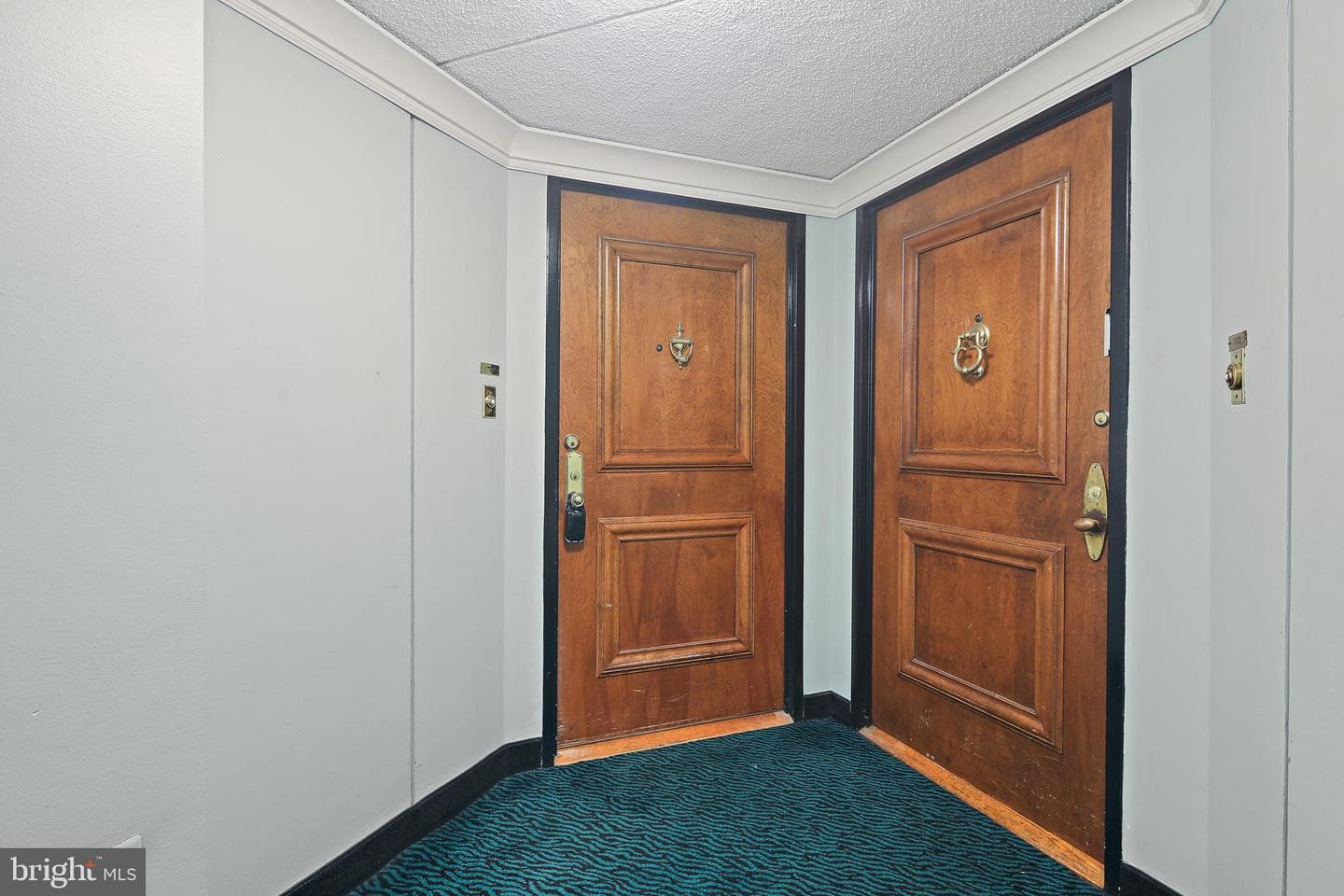 10401 Grosvenor Place #1704 photo 8