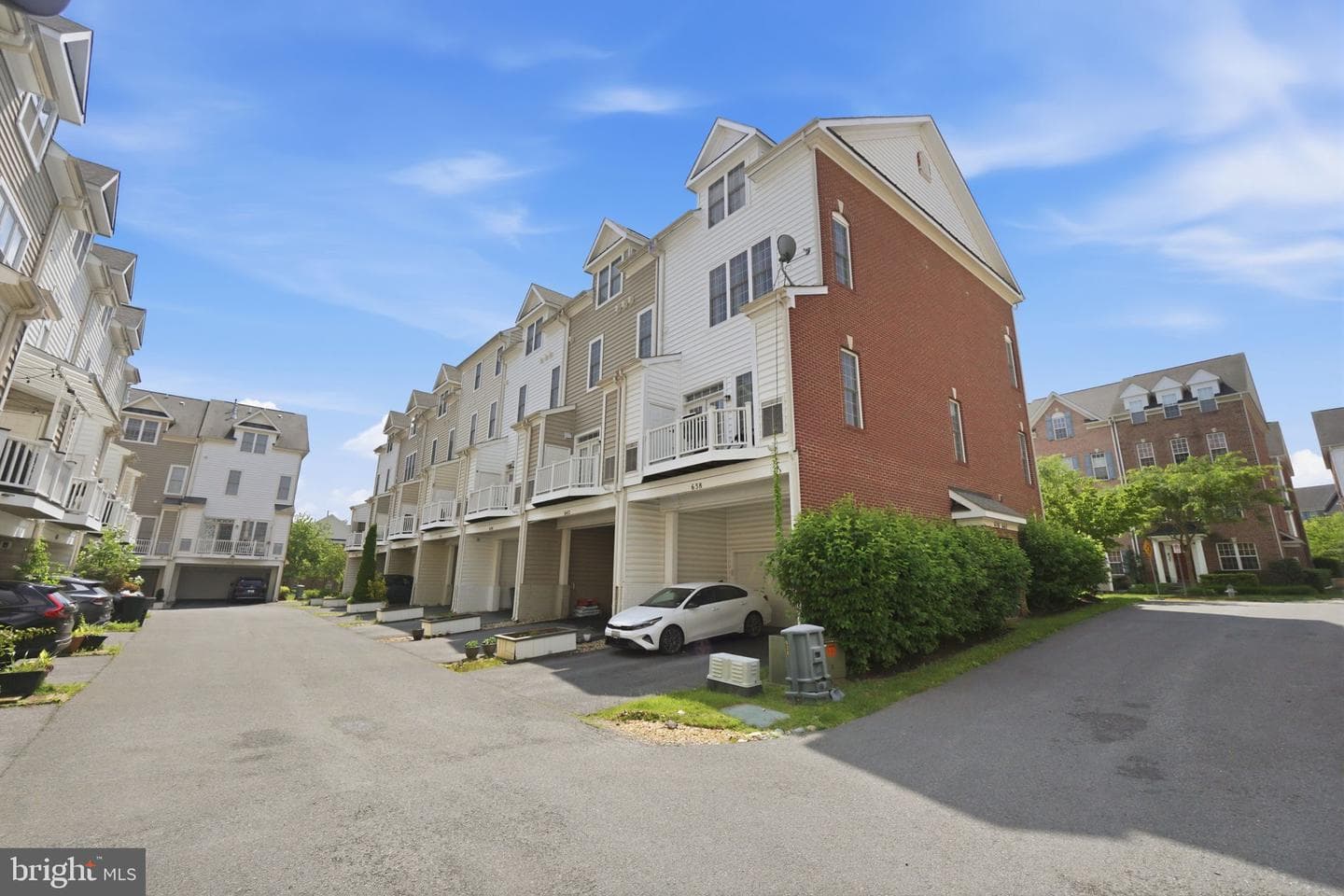 638 Raven Avenue photo 4