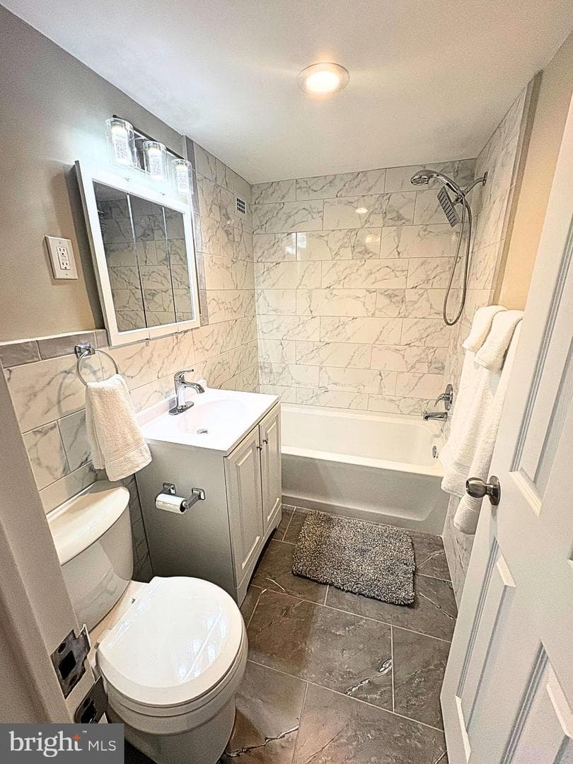 10401 Grosvenor Pl # 817 photo 13